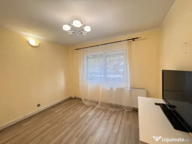 Apartament decomandat cu 4 camere de vânzare în zona Casa - Constanta (Constanta)