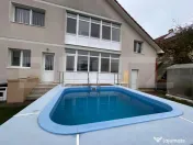 Casă spațioasă cu piscină încălzită, panouri fotovolt 