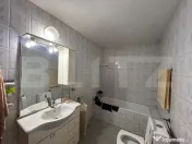 Casă spațioasă cu piscină încălzită, panouri fotovolt 