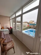Casă spațioasă cu piscină încălzită, panouri fotovolt 