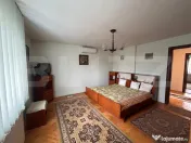 Casă spațioasă cu piscină încălzită, panouri fotovolt 