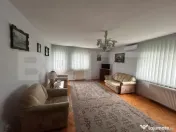 Casă spațioasă cu piscină încălzită, panouri fotovolt 
