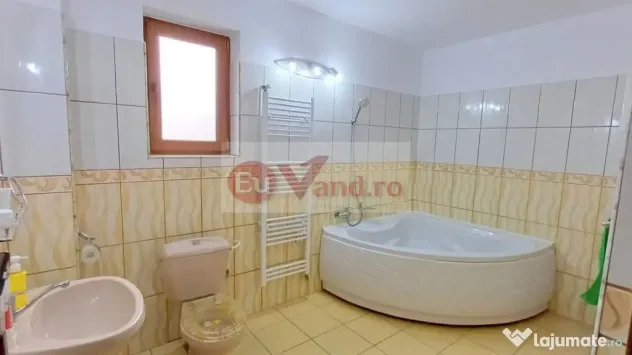 Vila P+1+M, 6 camere, Micro 16, 303 mp utili, teren 406 mp – 272.000 Euro - Galati (Galati)