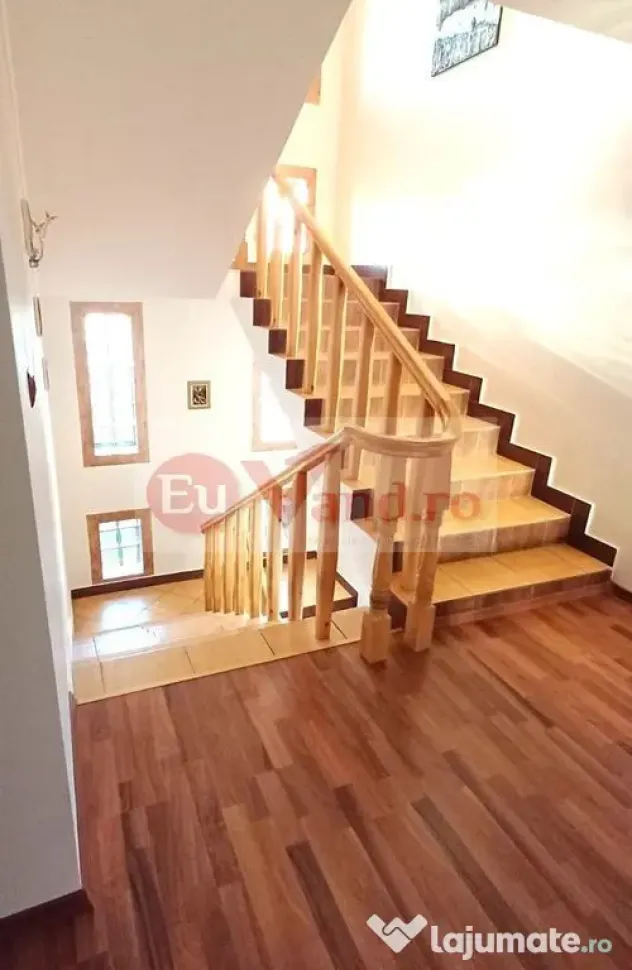 Vila P+1+M, 6 camere, Micro 16, 303 mp utili, teren 406 mp – 272.000 Euro - Galati (Galati)