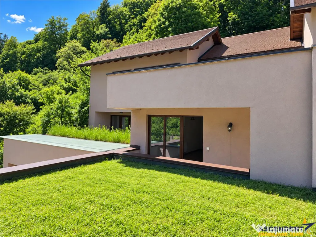 Investitie sigura cu priveliste de vis din Micul Penthouse, - Brasov (Brasov)