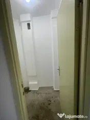 Apartament cu 3 camere, suprafata generoasa, etaj 2/4, zona 