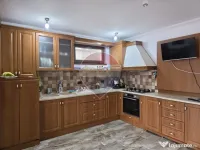 Casă / Vilă cu 3 camere de vânzare în zona Andrei Muresanu 