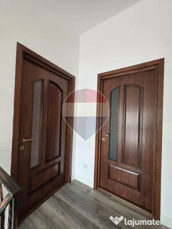 Casă / Vilă cu 3 camere de vânzare în zona Andrei Muresanu - Ploiesti (Prahova)
