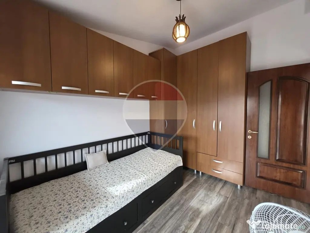 Casă / Vilă cu 3 camere de vânzare în zona Andrei Muresanu - Ploiesti (Prahova)