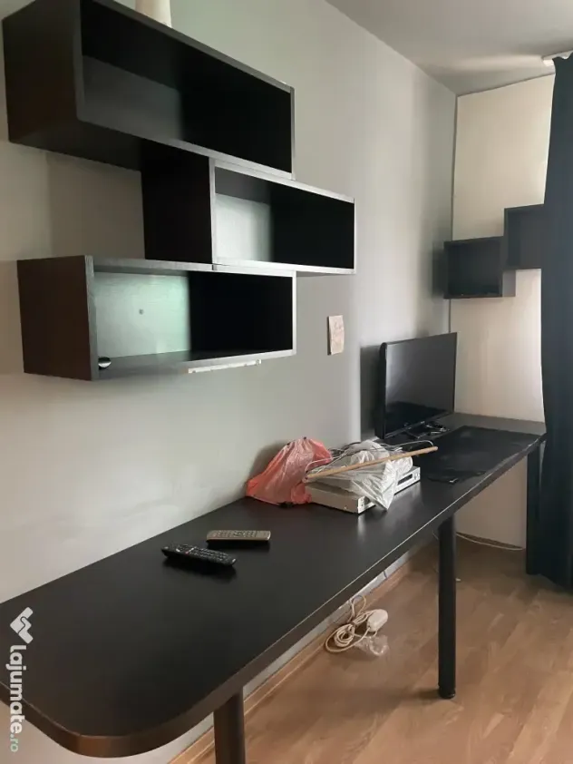 Mobilier camera tineret
