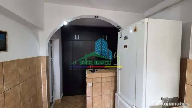 Apartament 2 camere semidecomandat zona Gara - Focsani (Vrancea)