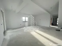 Duplex cu 4 camere, dressing si 3 bai. Toate utilitatile, la asfalt.
