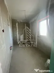 Duplex cu 4 camere, dressing si 3 bai. Toate utilitatile, la asfalt. 