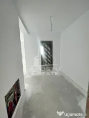 Duplex cu 4 camere, dressing si 3 bai. Toate utilitatile, la asfalt. 
