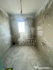 Duplex cu 4 camere, dressing si 3 bai. Toate utilitatile, la asfalt. 