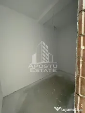 Duplex cu 4 camere, dressing si 3 bai. Toate utilitatile, la asfalt. 
