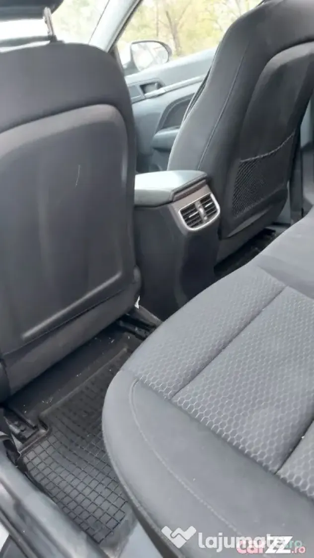 Hyundai Elantra Unic proprietar - Iasi (Iasi)