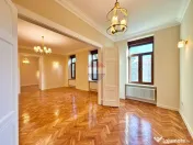 De vânzare apartament cu 3 camere, în centrul Aradului