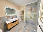 De vânzare apartament cu 3 camere, în centrul Aradului