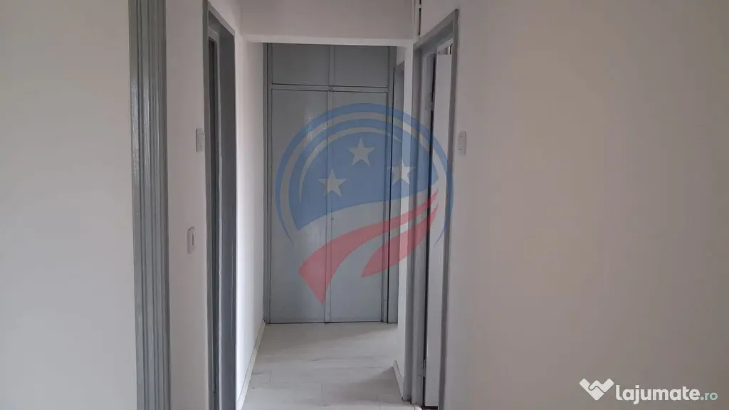 Apartament 4 camere, decomandat, etaj 3, zona Ramada - Craiova (Dolj)