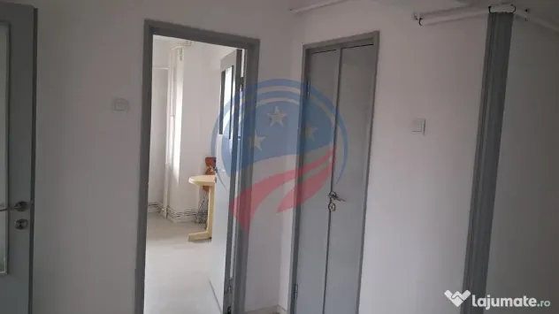 Apartament 4 camere, decomandat, etaj 3, zona Ramada - Craiova (Dolj)