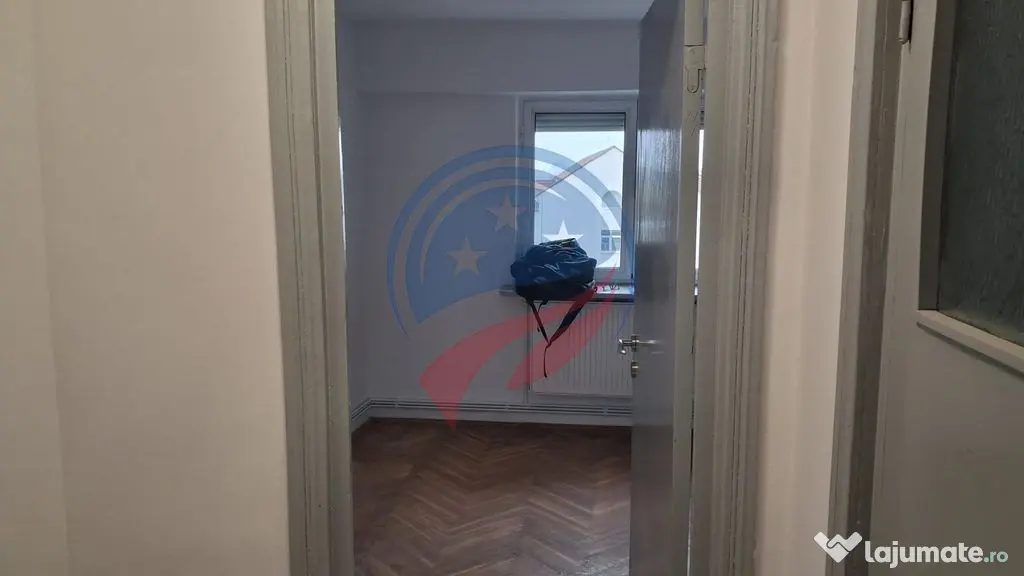 Apartament 4 camere, decomandat, etaj 3, zona Ramada - Craiova (Dolj)