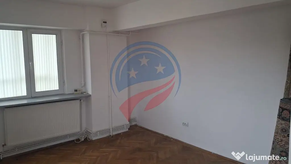 Apartament 4 camere, decomandat, etaj 3, zona Ramada - Craiova (Dolj)
