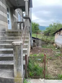 Casă cu teren de vânzare – oportunitate pentru casa visu
