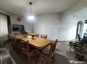 Casa individuala de 514 mp cu teren de 10 ari si 2 garaje su 