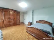 Casa individuala de 514 mp cu teren de 10 ari si 2 garaje su 