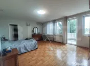 Casa individuala de 514 mp cu teren de 10 ari si 2 garaje su 