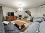 Casa individuala de 514 mp cu teren de 10 ari si 2 garaje su 