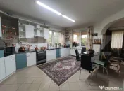Casa individuala de 514 mp cu teren de 10 ari si 2 garaje su 