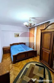 Apartament cu 3 camere de închiriat în zona Precista 