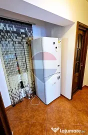 Apartament cu 3 camere de închiriat în zona Precista 