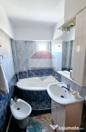 Apartament cu 3 camere de închiriat în zona Precista 