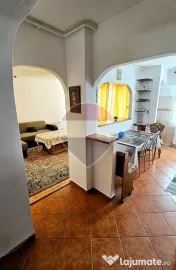 Apartament cu 3 camere de închiriat în zona Precista 