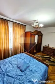 Apartament cu 3 camere de închiriat în zona Precista 