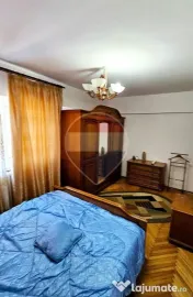 Apartament cu 3 camere de închiriat în zona Precista 