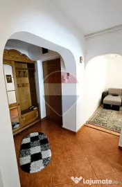 Apartament cu 3 camere de închiriat în zona Precista 