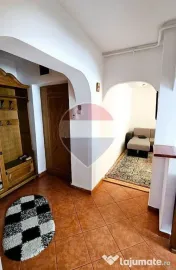 Apartament cu 3 camere de închiriat în zona Precista 