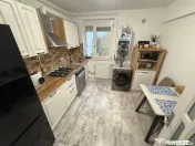 Apartament 3 camere zona Faleza Nord cu Centrala 