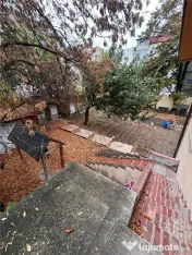 Casa de locuit cu spatiu comercial la parter si spalatorie a 