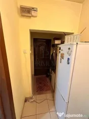 Casa de locuit cu spatiu comercial la parter si spalatorie a 