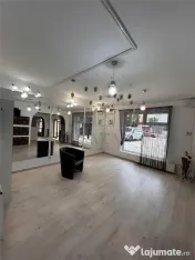 Casa de locuit cu spatiu comercial la parter si spalatorie a 