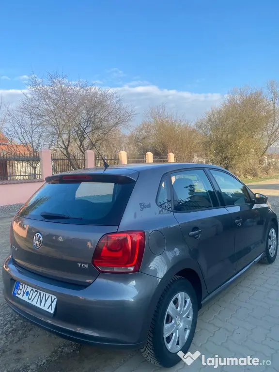 VOLKSWAGEN Polo 2011 — imagine 3