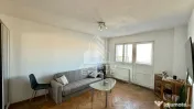 Apartament de vanzare cu 3 camere si boxa, decomandat, zona Dacia