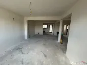Casa P M de in sat. Garoafa 