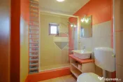De vânzare apartament cu 3 camere, în zona Decebal 