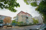 De vânzare apartament cu 3 camere, în zona Decebal 